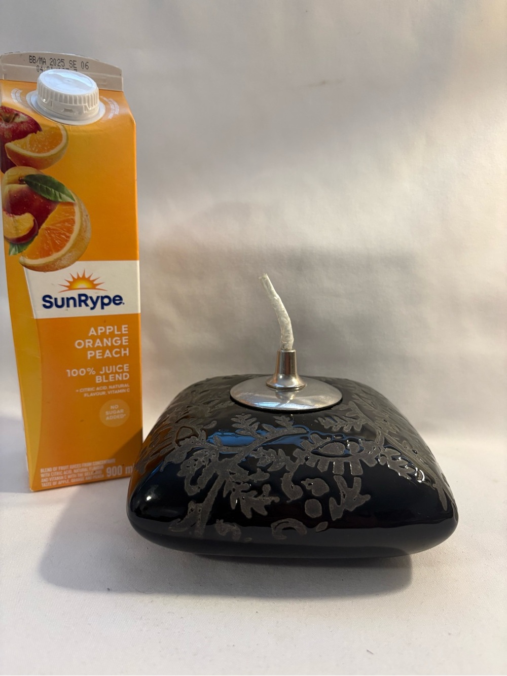 New patterned, ceramic oil lamp